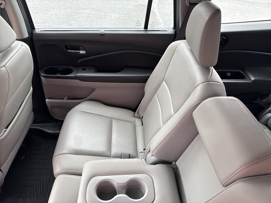 2019 Honda Pilot EX-L w/Navi & RES AWD photo