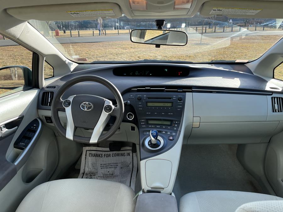 2010 Toyota Prius II photo