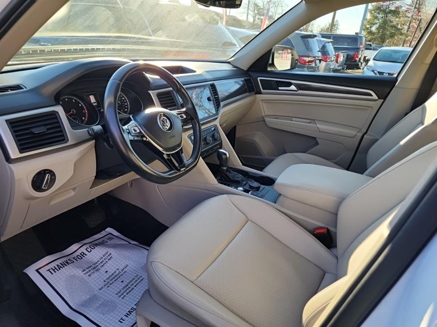 2018 Volkswagen Atlas 3.6L V6 SE 4MOTION photo