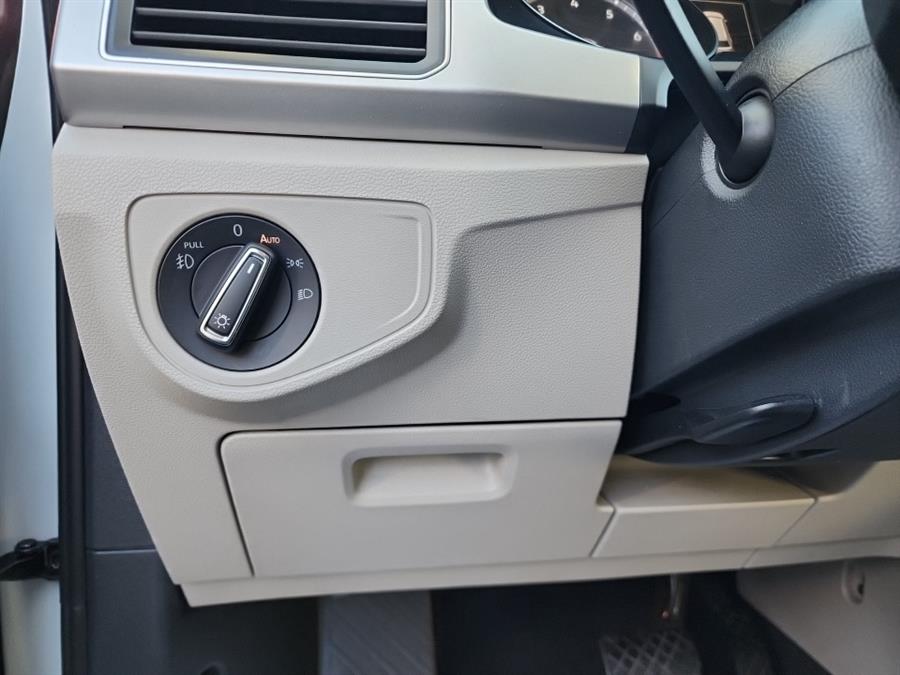 2018 Volkswagen Atlas 3.6L V6 SE 4MOTION photo