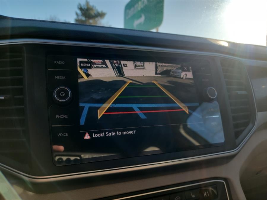2018 Volkswagen Atlas 3.6L V6 SE 4MOTION photo