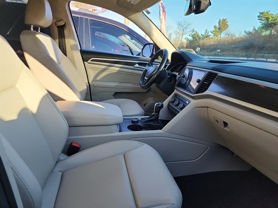 2018 Volkswagen Atlas 3.6L V6 SE 4MOTION photo
