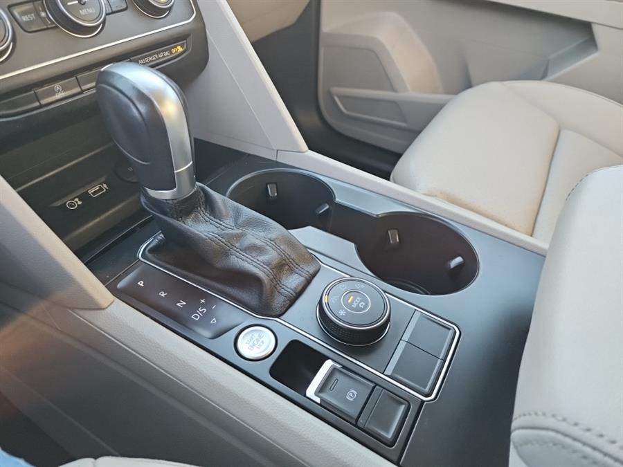 2018 Volkswagen Atlas 3.6L V6 SE 4MOTION photo