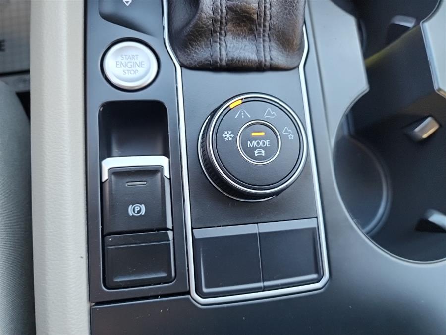 2018 Volkswagen Atlas 3.6L V6 SE 4MOTION photo