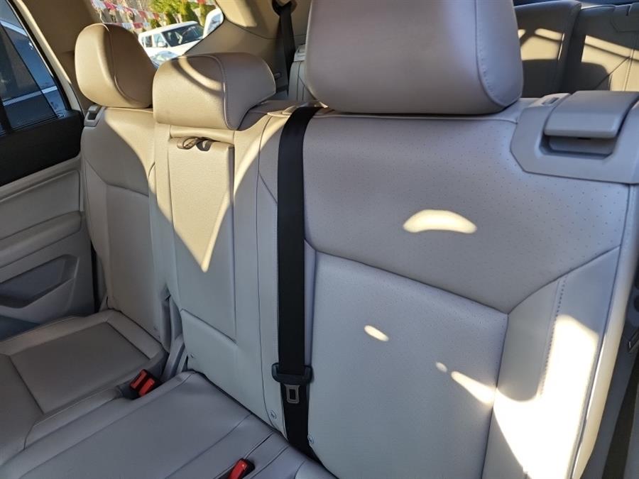 2018 Volkswagen Atlas 3.6L V6 SE 4MOTION photo