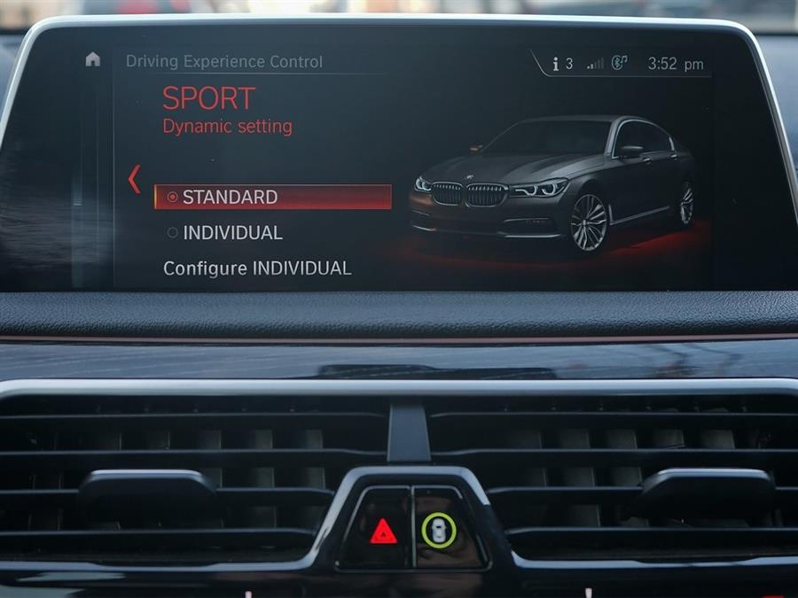 2019 BMW 7-Series 740i photo