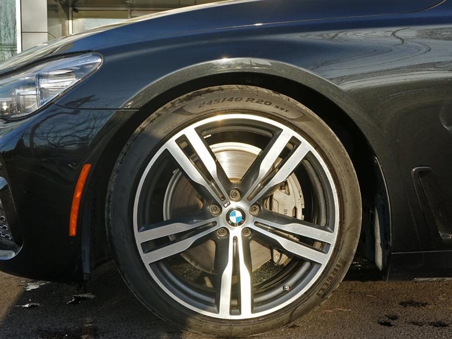 2019 BMW 7-Series 740i photo