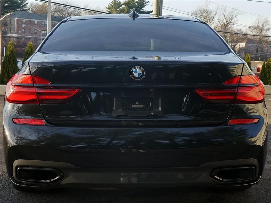 2019 BMW 7-Series 740i photo