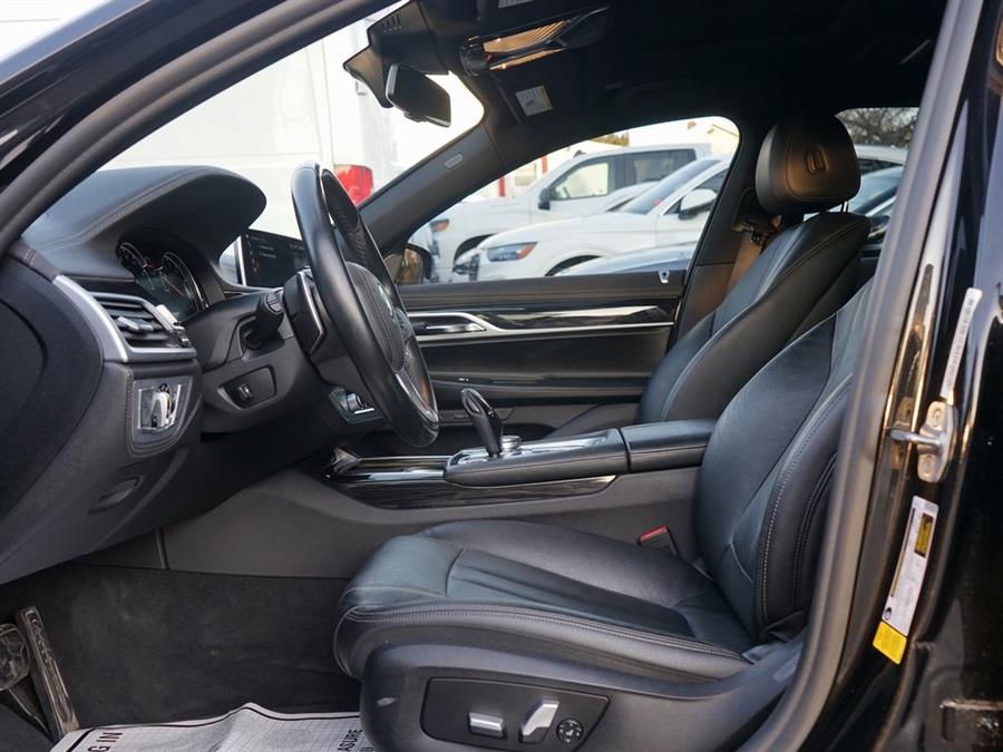 2019 BMW 7-Series 740i photo