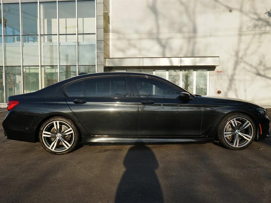 2019 BMW 7-Series 740i photo