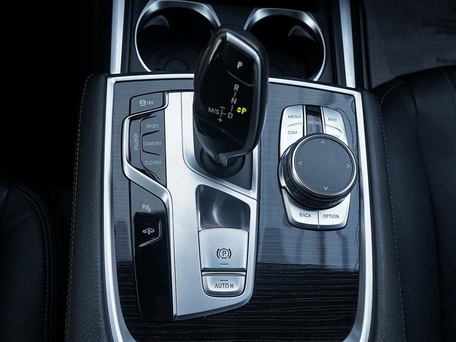 2019 BMW 7-Series 740i photo