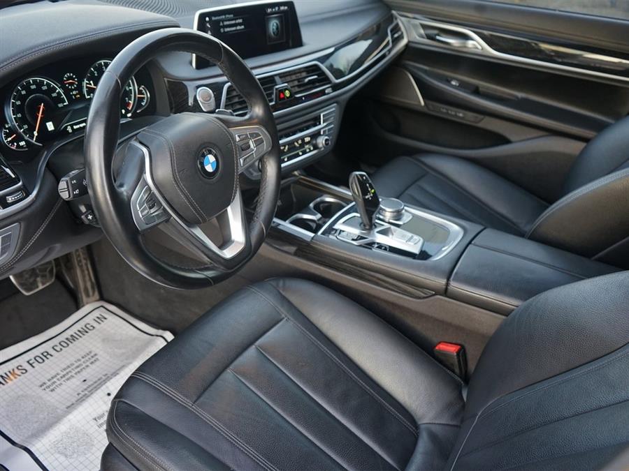 2019 BMW 7-Series 740i photo