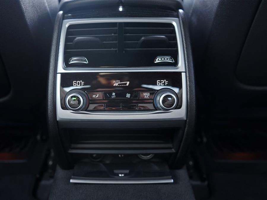 2019 BMW 7-Series 740i photo