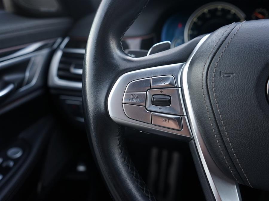 2019 BMW 7-Series 740i photo