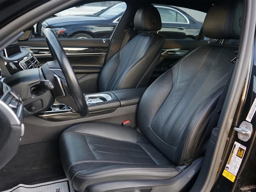 2019 BMW 7-Series 740i photo