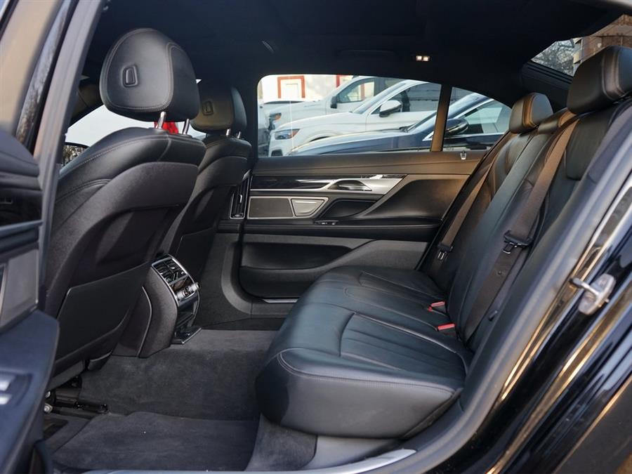 2019 BMW 7-Series 740i photo