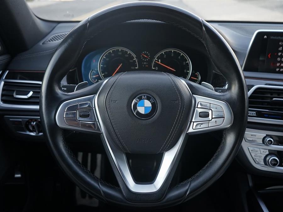 2019 BMW 7-Series 740i photo