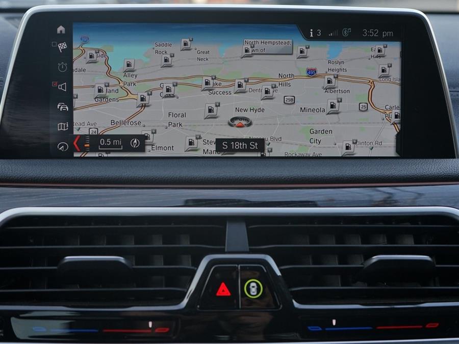 2019 BMW 7-Series 740i photo
