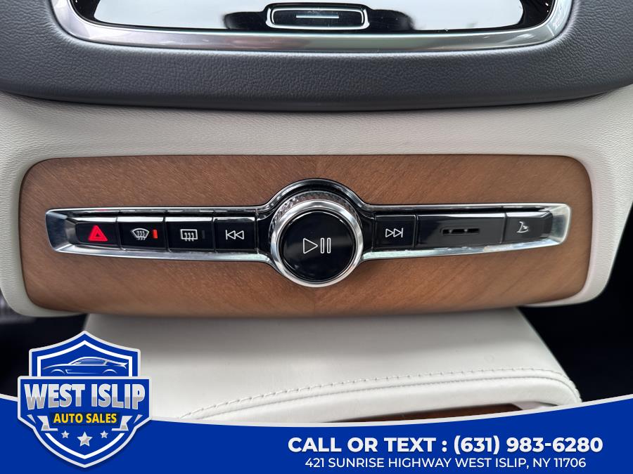 2017 Volvo XC90 T8 eAWD Plug-In Hybrid 7-Passe photo