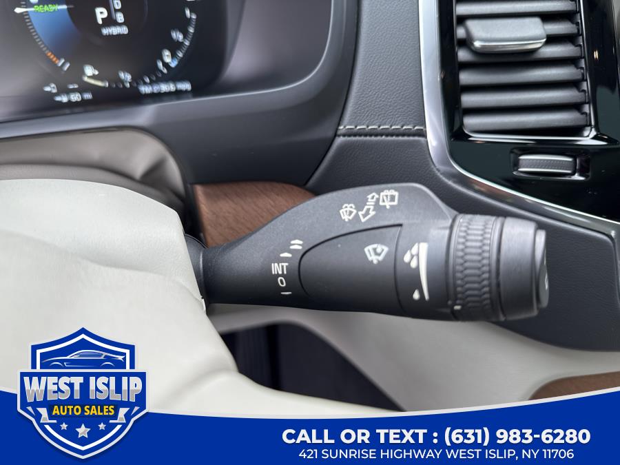 2017 Volvo XC90 T8 eAWD Plug-In Hybrid 7-Passe photo