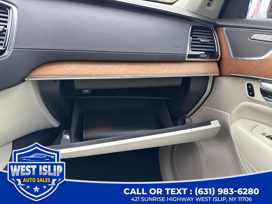 2017 Volvo XC90 T8 eAWD Plug-In Hybrid 7-Passe photo