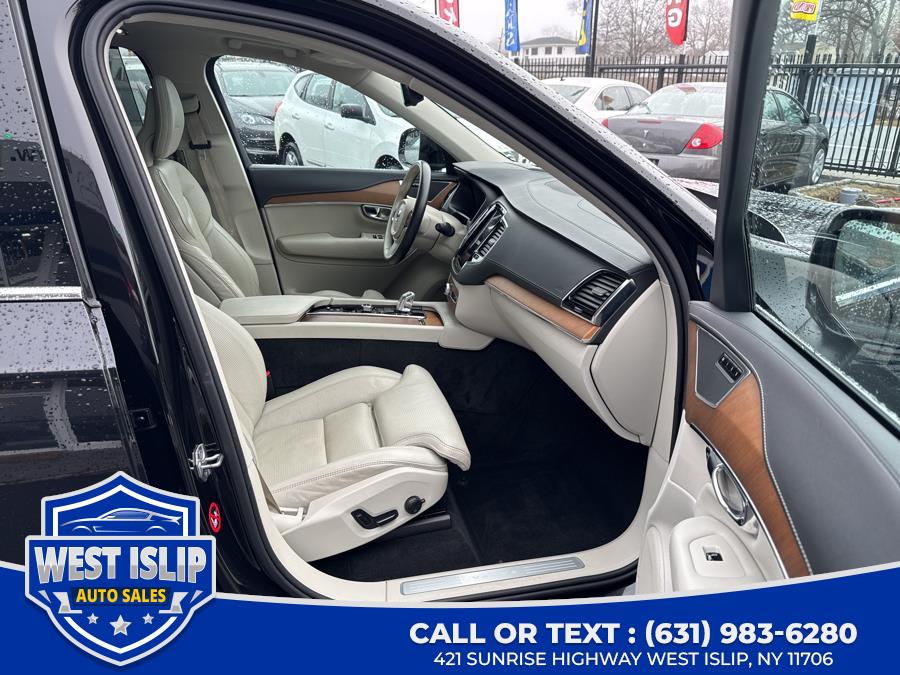 2017 Volvo XC90 T8 eAWD Plug-In Hybrid 7-Passe photo