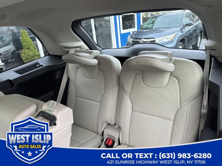 2017 Volvo XC90 T8 eAWD Plug-In Hybrid 7-Passe photo
