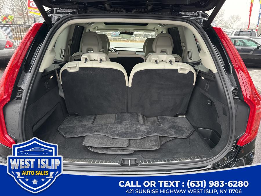 2017 Volvo XC90 T8 eAWD Plug-In Hybrid 7-Passe photo