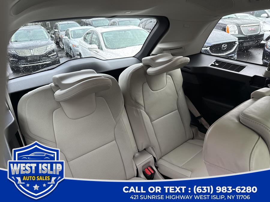 2017 Volvo XC90 T8 eAWD Plug-In Hybrid 7-Passe photo