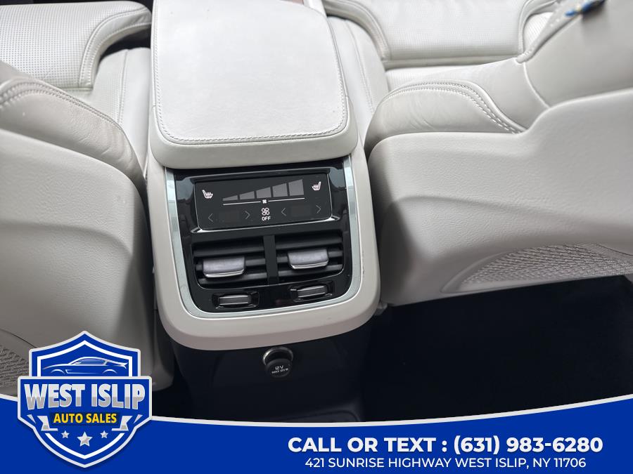 2017 Volvo XC90 T8 eAWD Plug-In Hybrid 7-Passe photo
