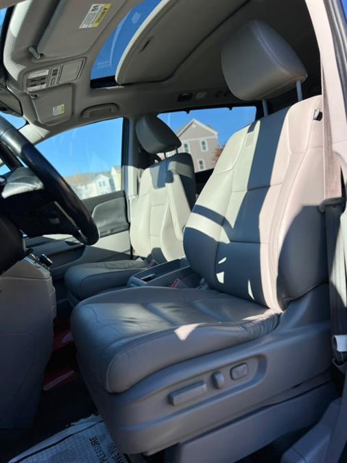 2016 Honda Odyssey 5dr EX-L photo