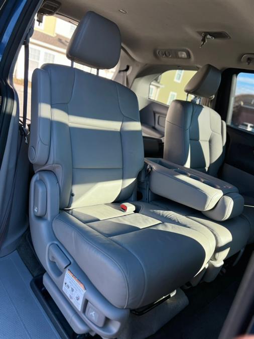 2016 Honda Odyssey 5dr EX-L photo
