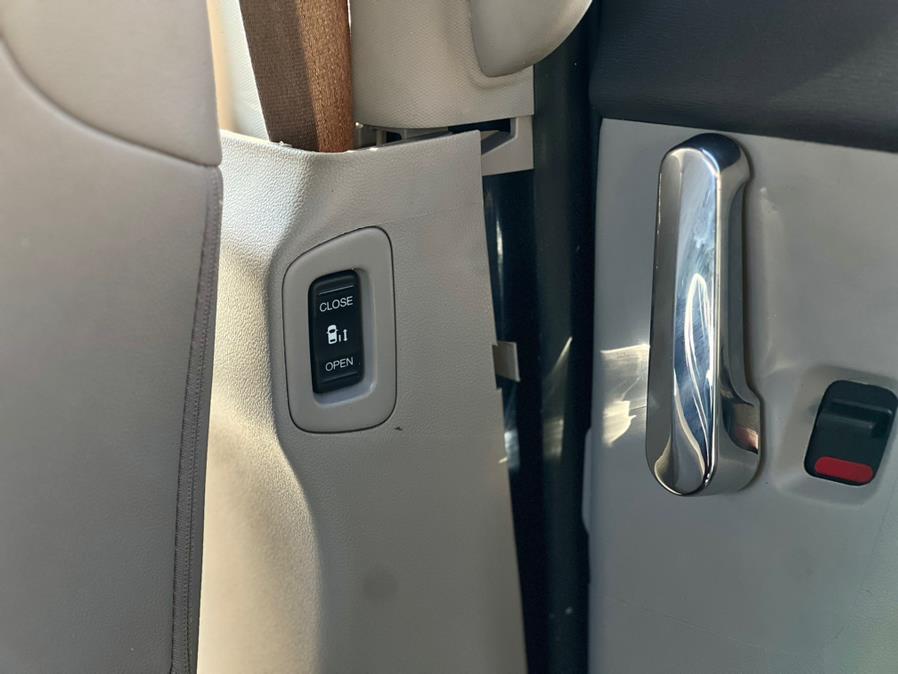 2016 Honda Odyssey 5dr EX-L photo