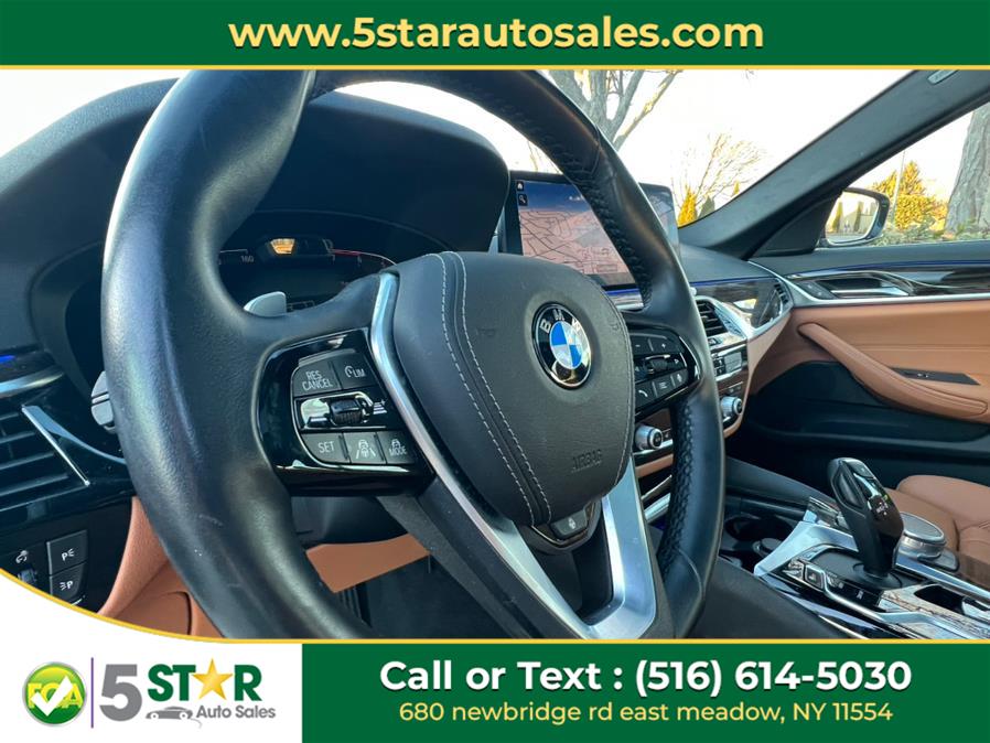 2021 BMW 5-Series 530i xDrive Sedan photo