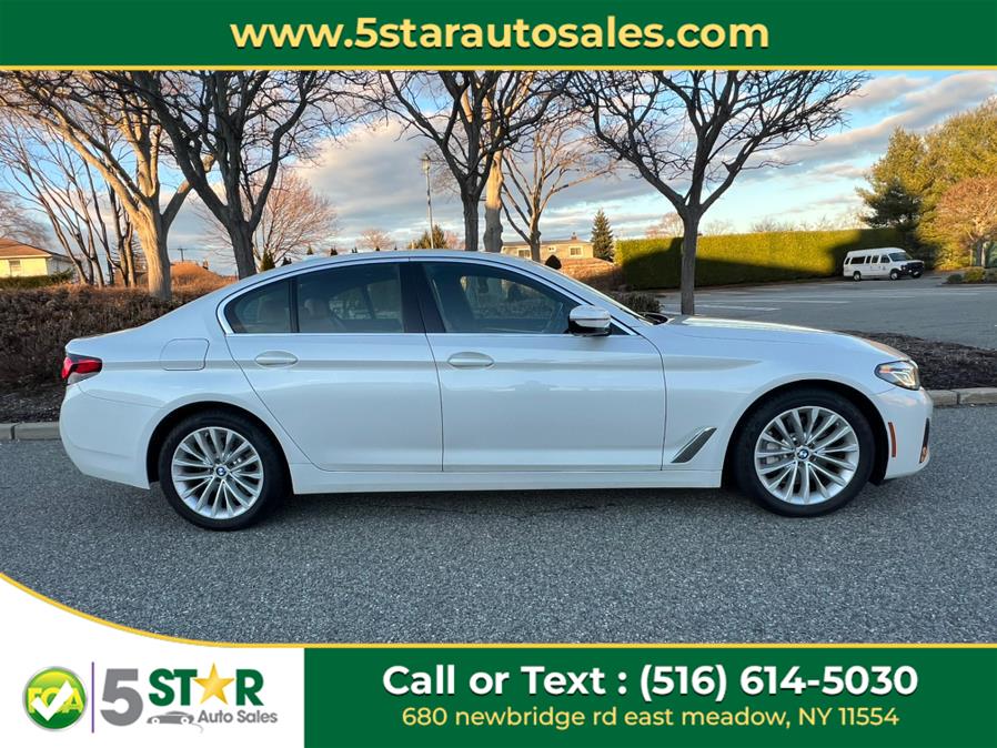 2021 BMW 5-Series 530i xDrive Sedan photo