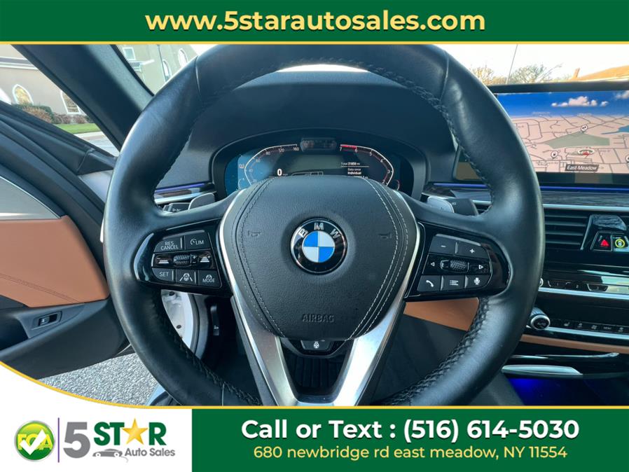 2021 BMW 5-Series 530i xDrive Sedan photo