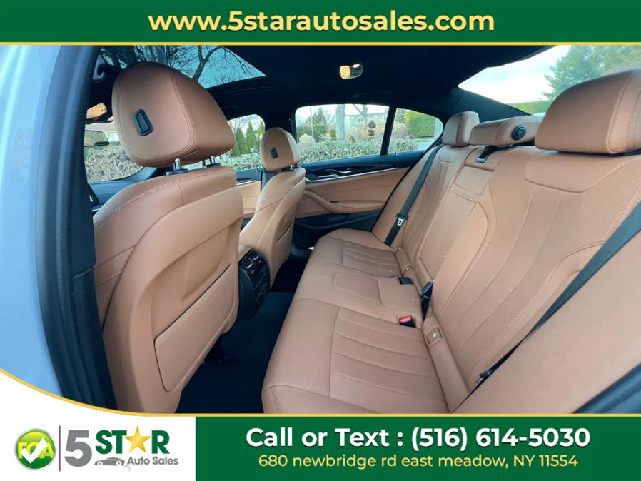 2021 BMW 5-Series 530i xDrive Sedan photo