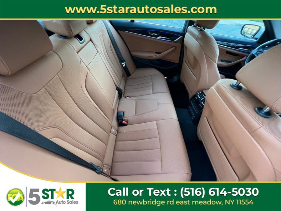 2021 BMW 5-Series 530i xDrive Sedan photo
