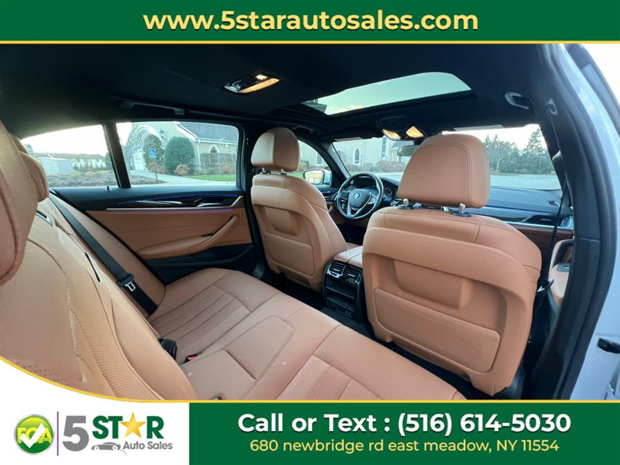 2021 BMW 5-Series 530i xDrive Sedan photo