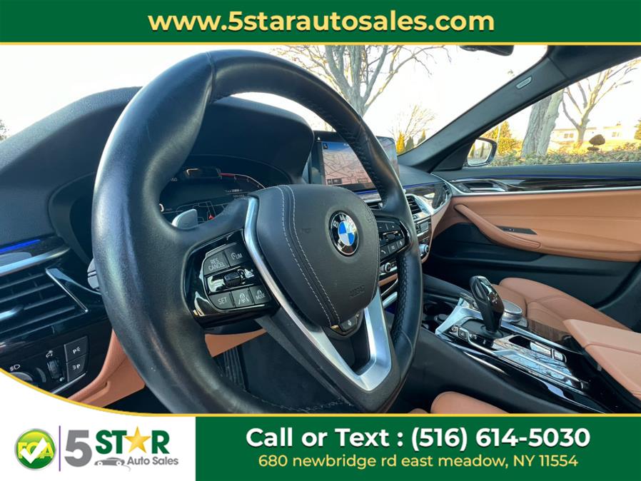 2021 BMW 5-Series 530i xDrive Sedan photo