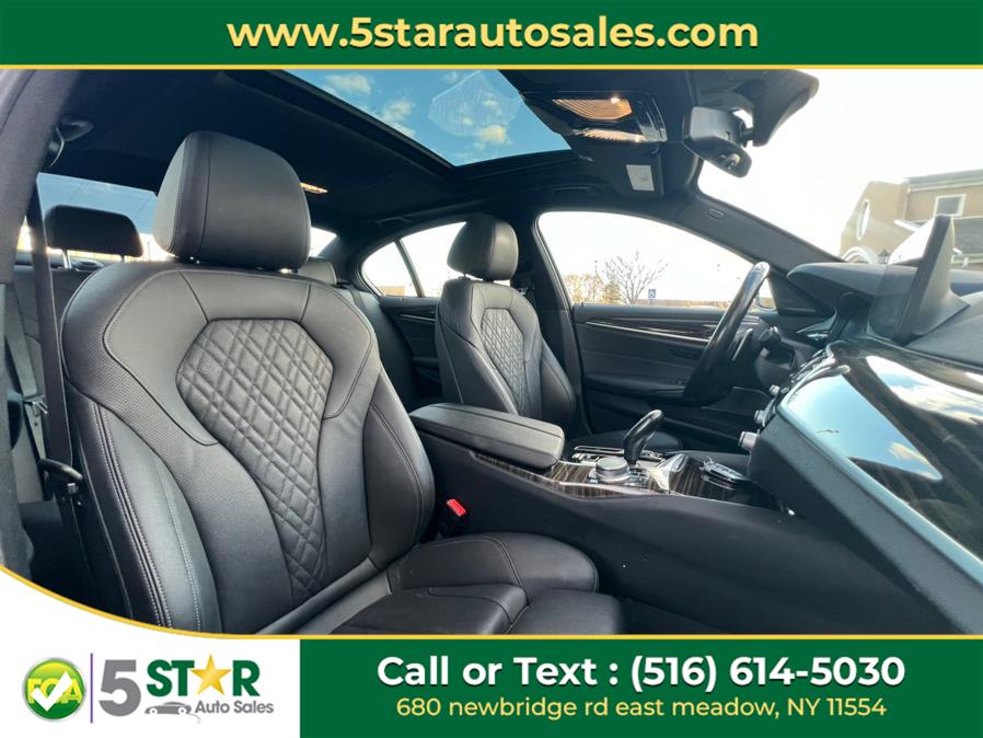 2021 BMW 5-Series 530i xDrive Sedan photo
