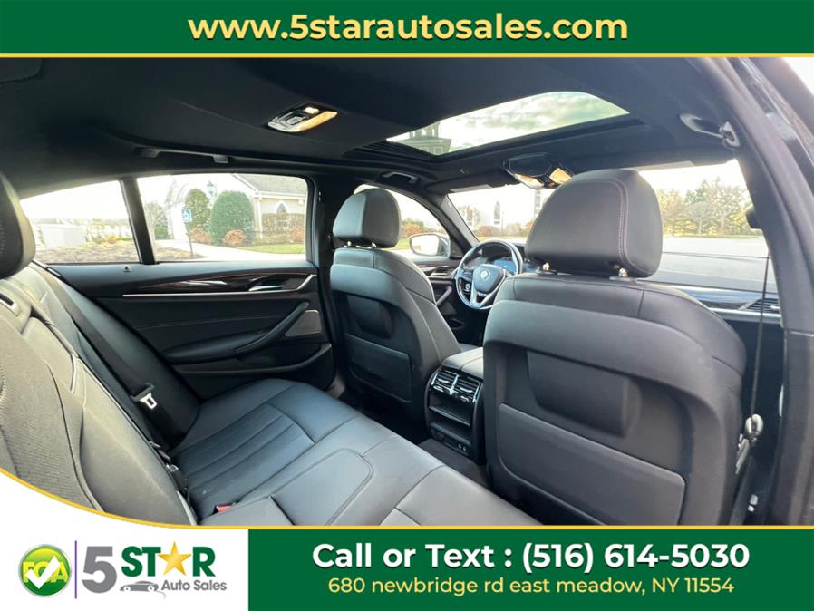 2021 BMW 5-Series 530i xDrive Sedan photo