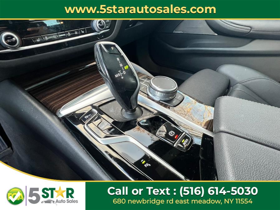 2021 BMW 5-Series 530i xDrive Sedan photo