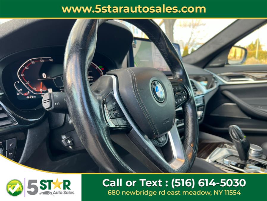 2021 BMW 5-Series 530i xDrive Sedan photo