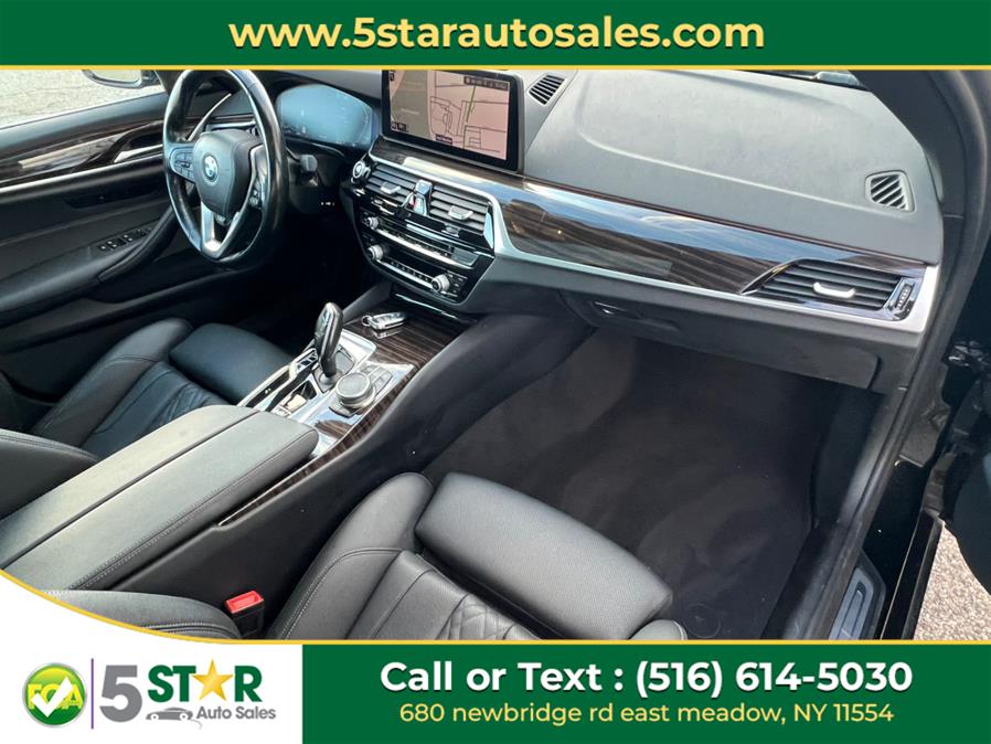 2021 BMW 5-Series 530i xDrive Sedan photo