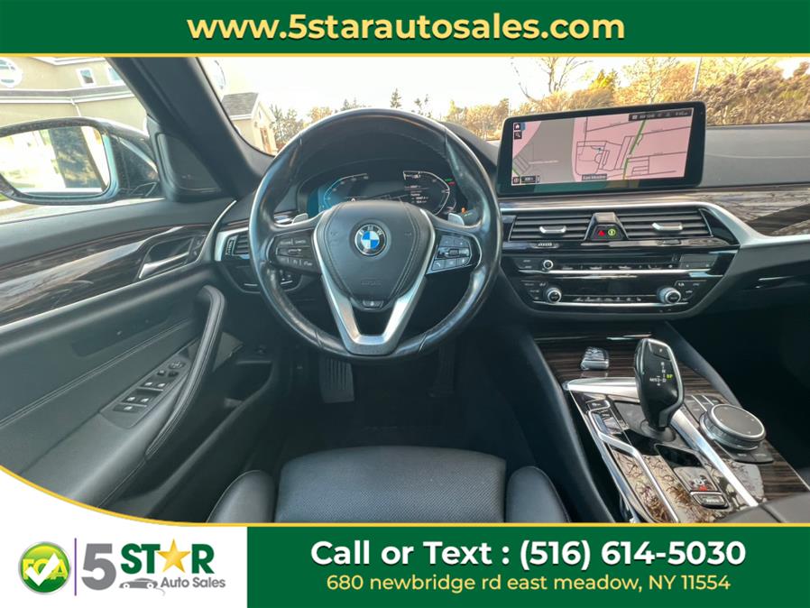 2021 BMW 5-Series 530i xDrive Sedan photo