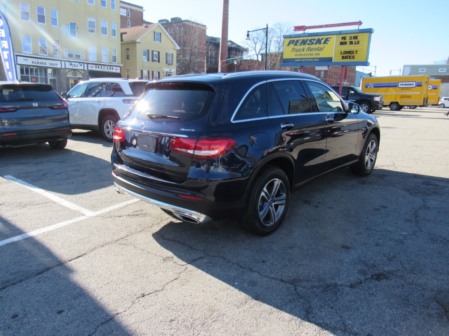 2019 Mercedes-Benz GLC 300 Sport photo