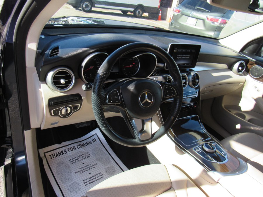 2019 Mercedes-Benz GLC 300 Sport photo
