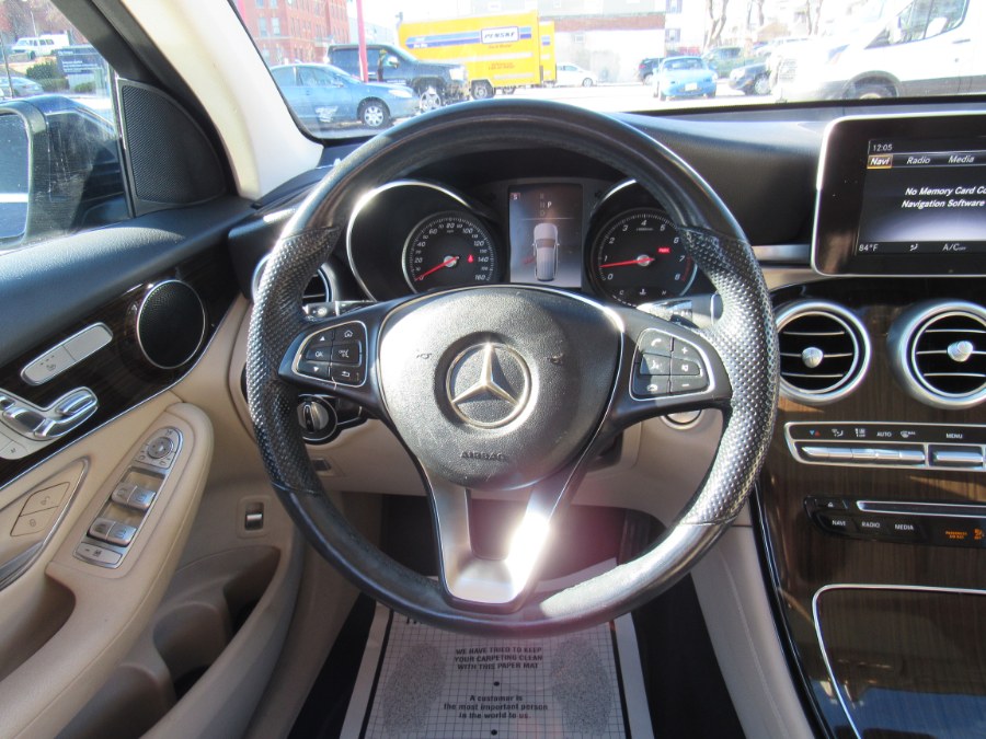 2019 Mercedes-Benz GLC 300 Sport photo