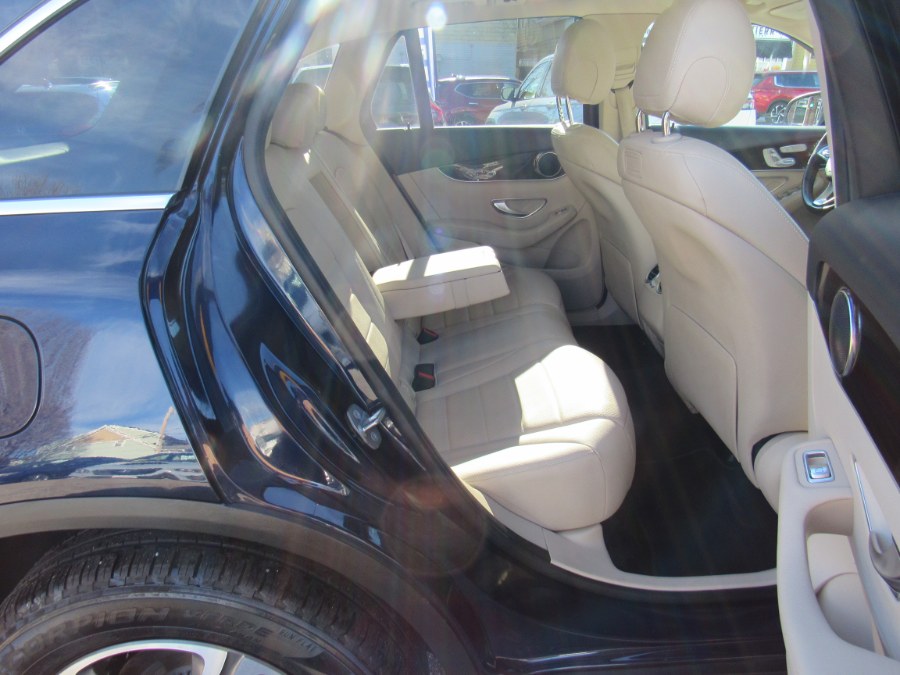 2019 Mercedes-Benz GLC 300 Sport photo